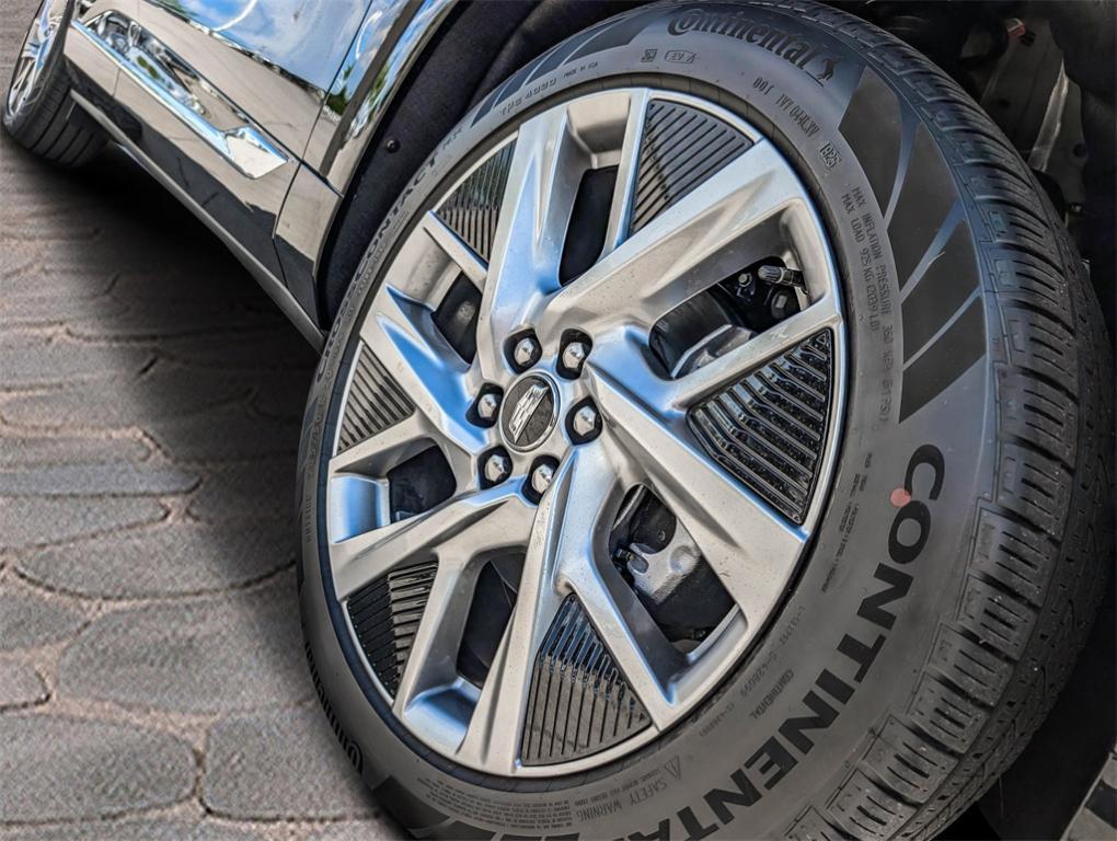 new 2025 Cadillac OPTIQ car, priced at $55,089