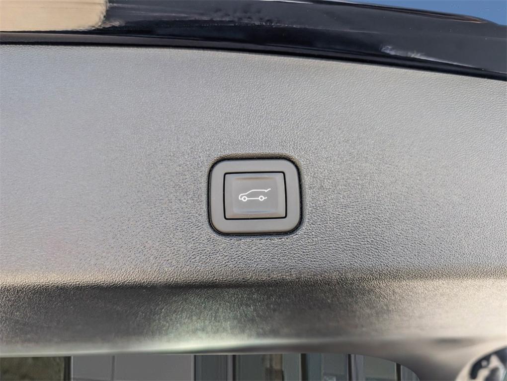 new 2025 Cadillac OPTIQ car, priced at $55,089