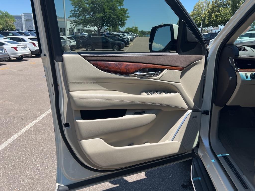 used 2015 Cadillac Escalade car, priced at $25,500