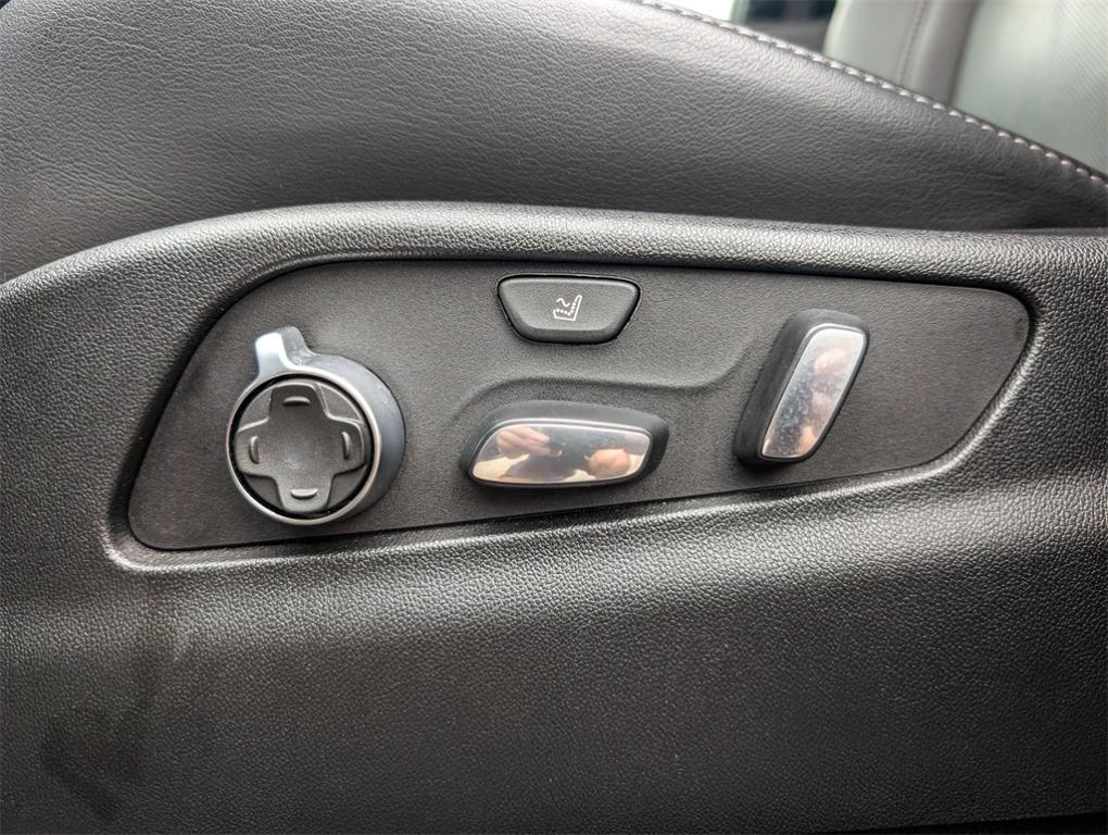 used 2021 Cadillac XT4 car, priced at $29,500