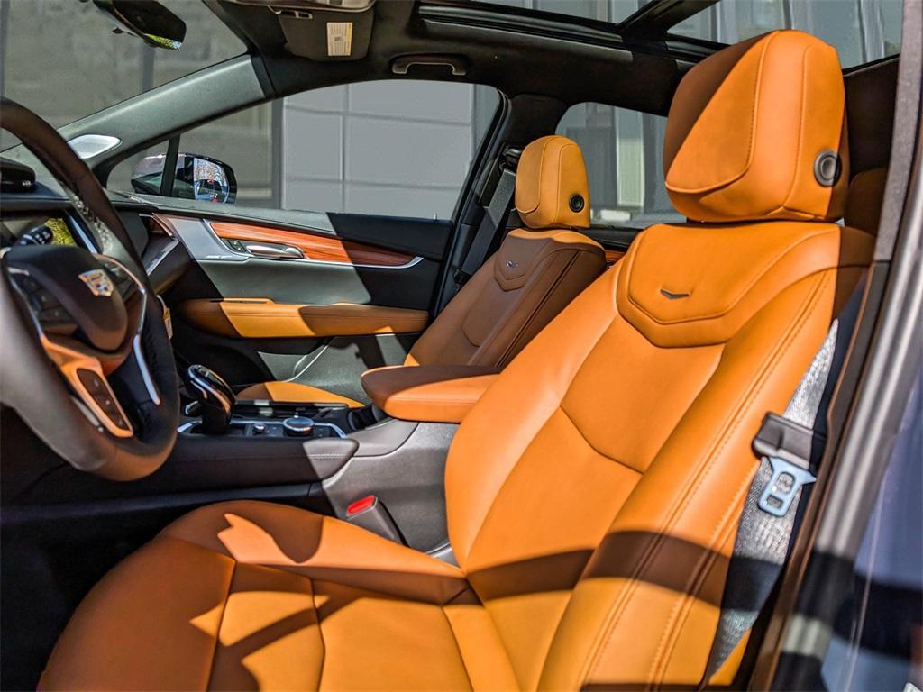 new 2025 Cadillac XT5 car, priced at $60,164