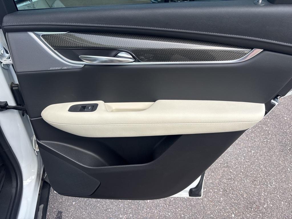 used 2022 Cadillac XT5 car, priced at $42,500