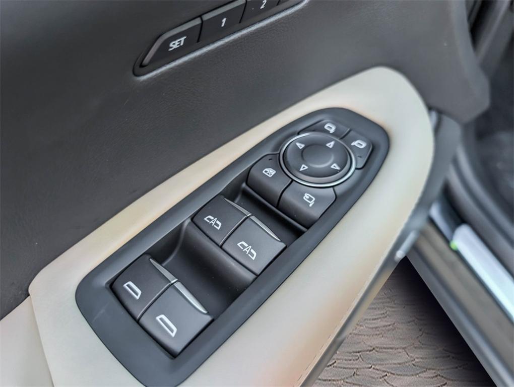 new 2025 Cadillac XT6 car, priced at $77,992