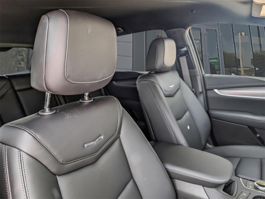 new 2026 Cadillac XT5 car, priced at $50,114