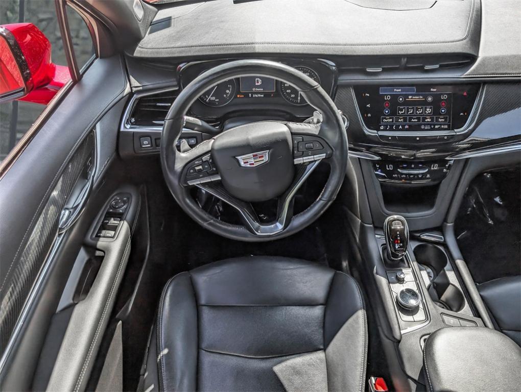 used 2021 Cadillac XT6 car, priced at $38,500