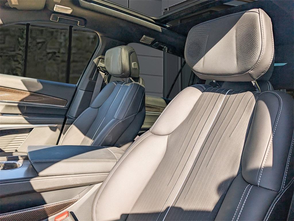 new 2026 Cadillac VISTIQ car, priced at $80,114