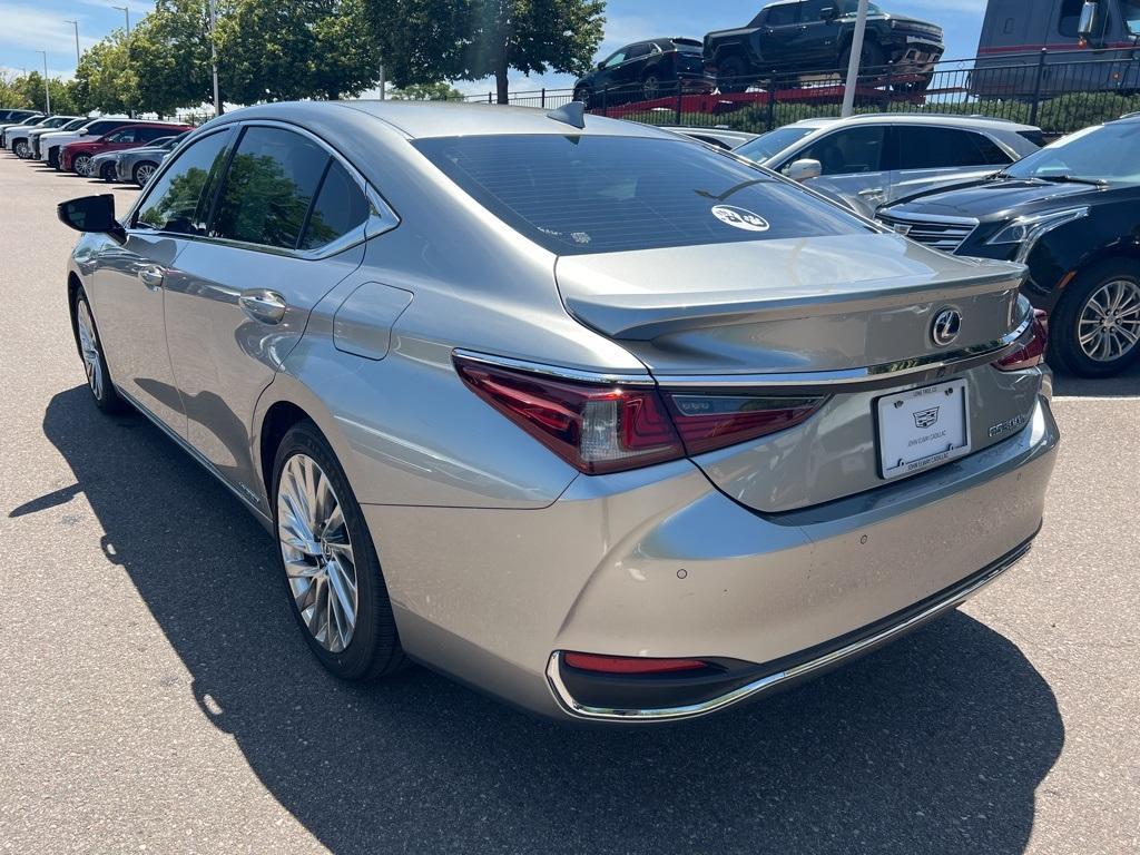 used 2019 Lexus ES 300h car, priced at $33,000