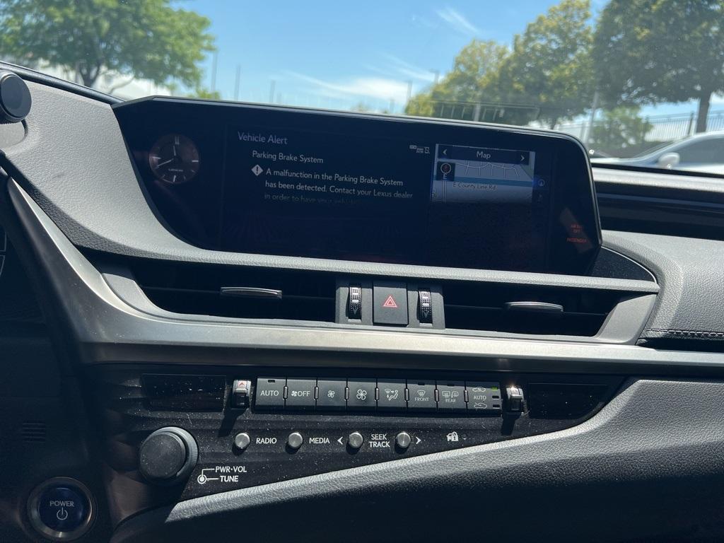 used 2019 Lexus ES 300h car, priced at $33,000