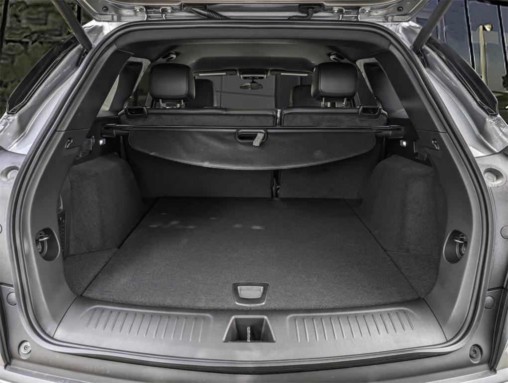 new 2025 Cadillac XT5 car, priced at $44,989