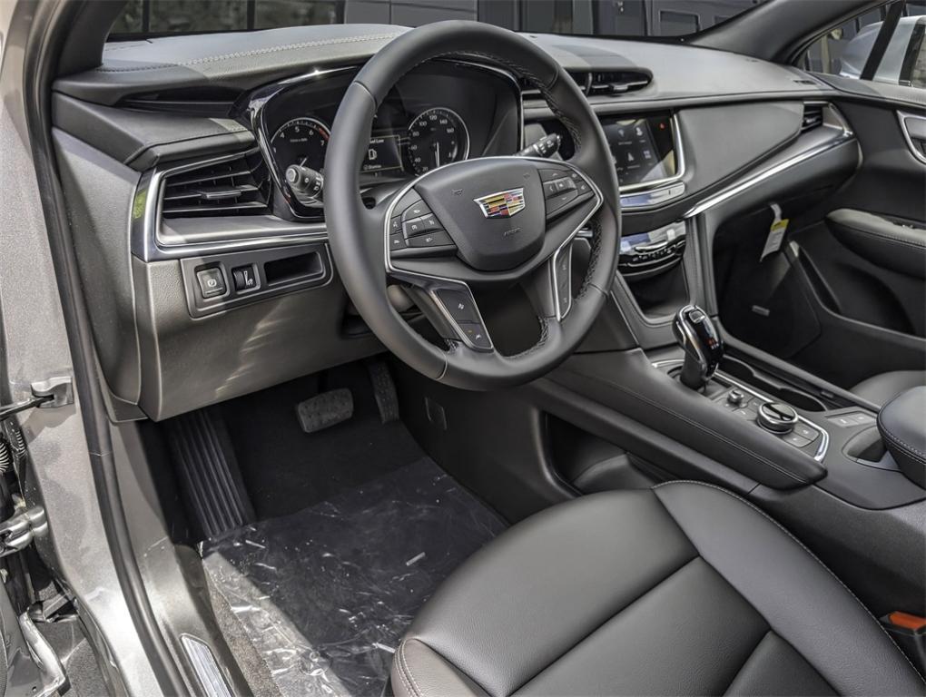 new 2025 Cadillac XT5 car, priced at $44,989