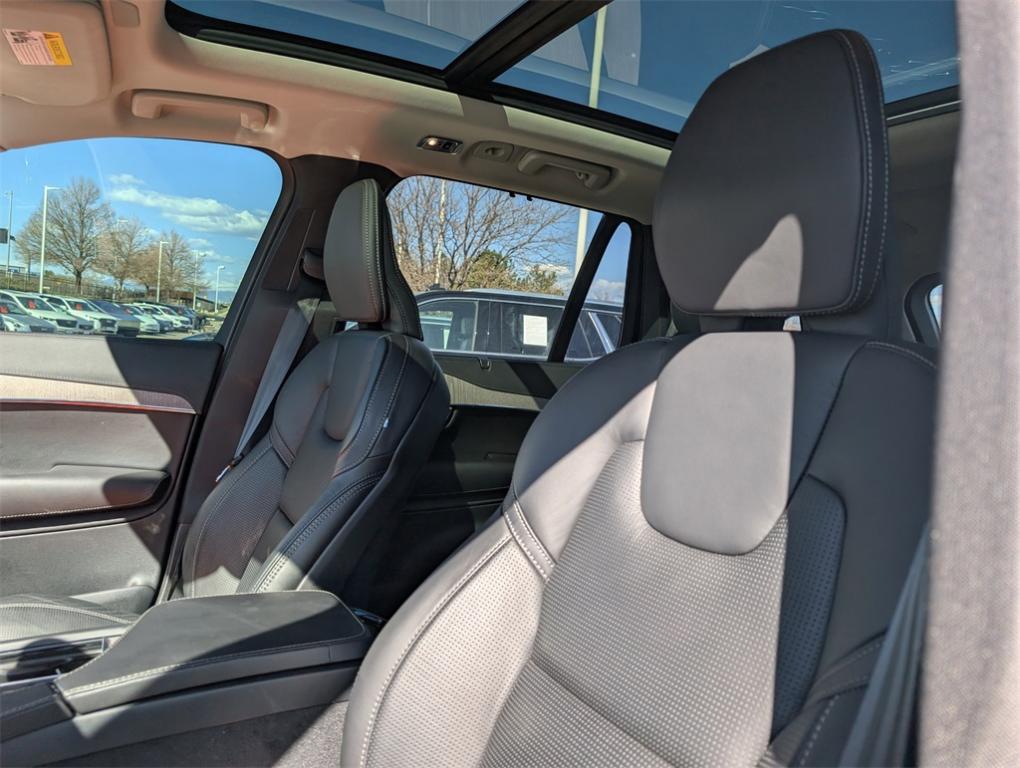 used 2022 Volvo XC90 Recharge Plug-In Hybrid car, priced at $49,500