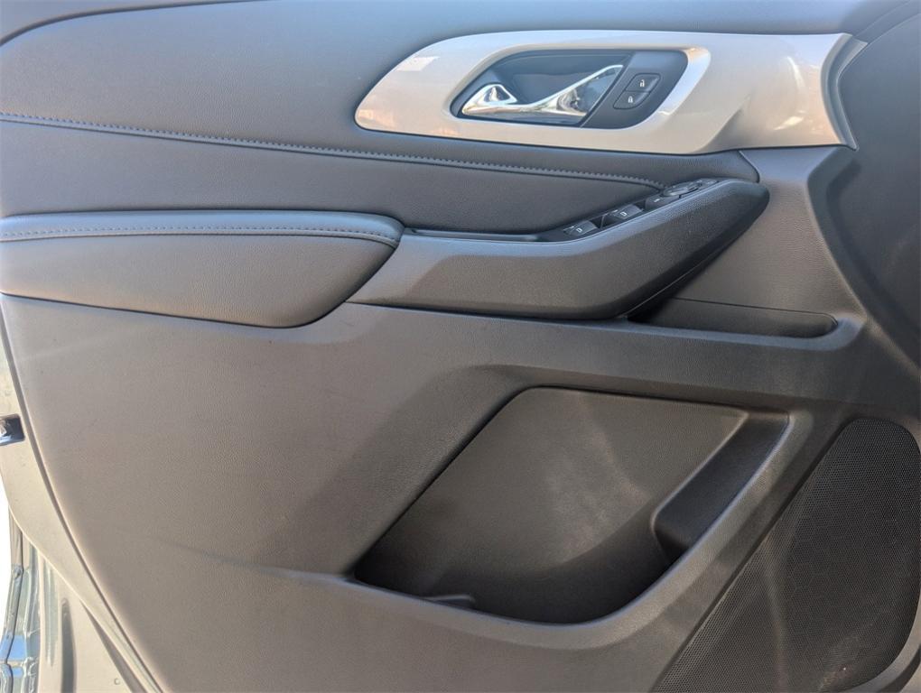 used 2022 Chevrolet Traverse car, priced at $29,500