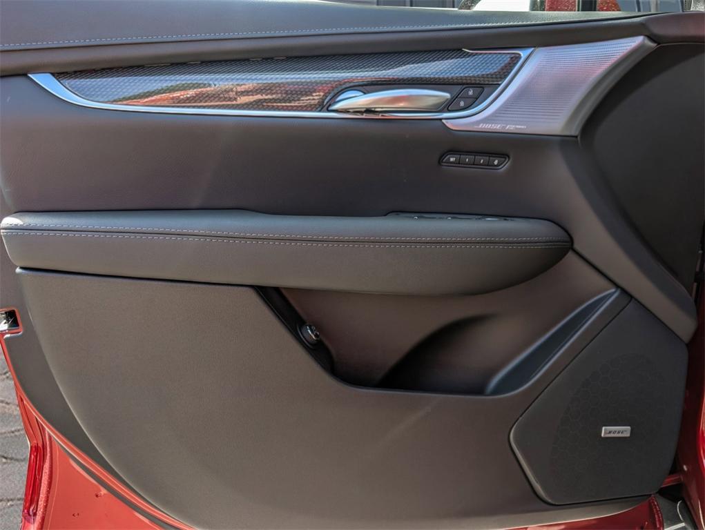 new 2025 Cadillac XT5 car, priced at $59,114