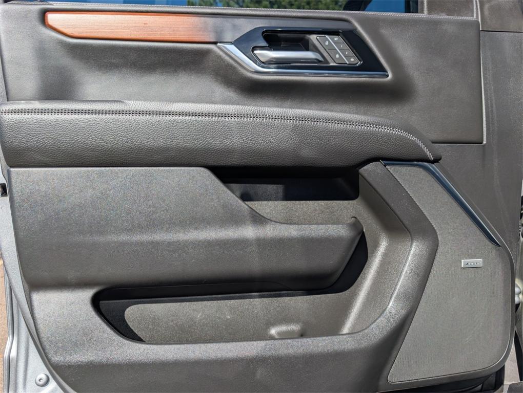 used 2025 GMC Yukon XL car, priced at $79,500