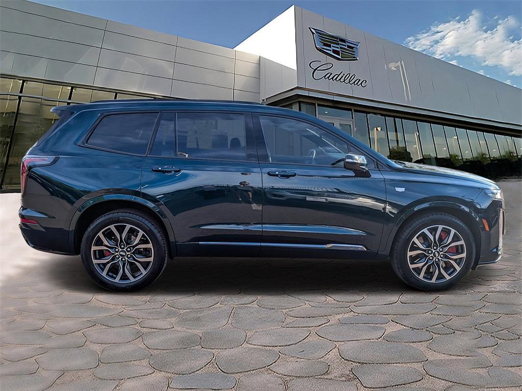 used 2025 Cadillac XT6 car, priced at $54,000