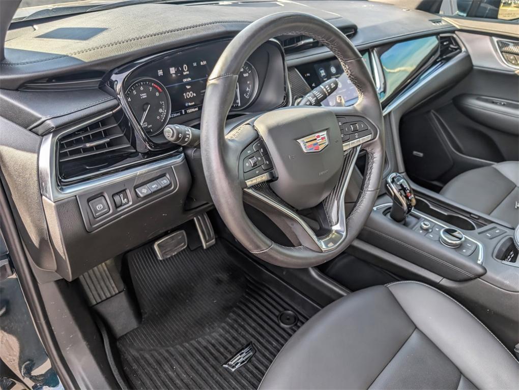 used 2025 Cadillac XT6 car, priced at $54,000
