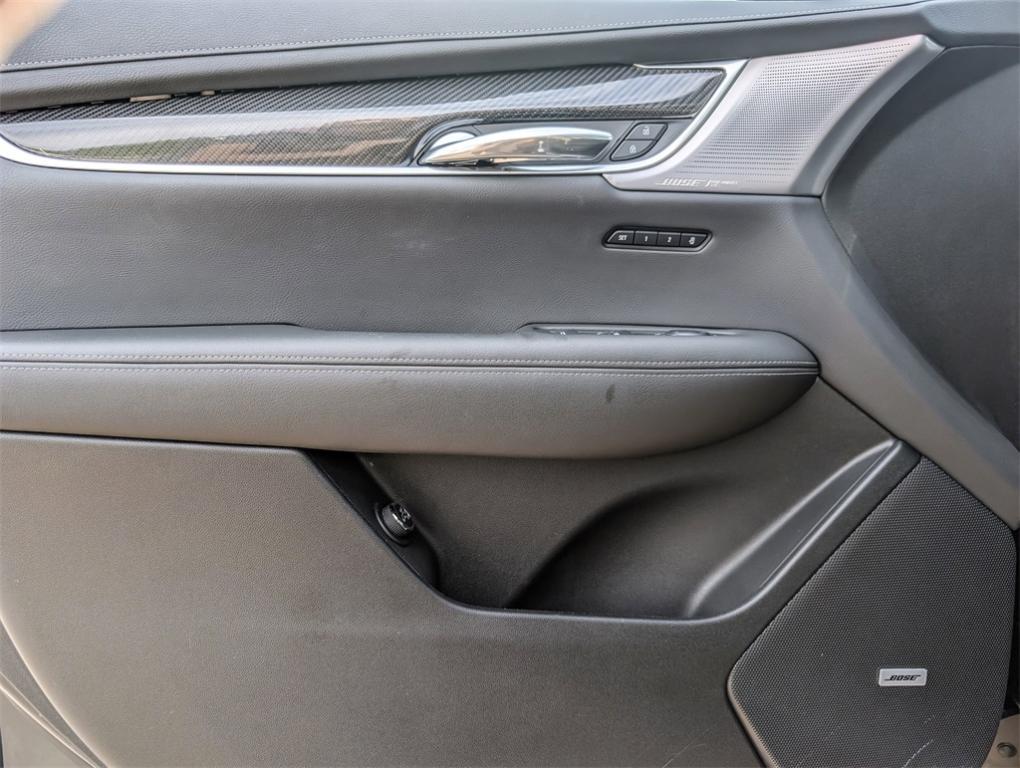 used 2025 Cadillac XT6 car, priced at $54,000