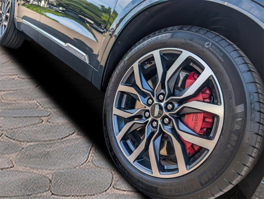 used 2025 Cadillac XT6 car, priced at $54,000