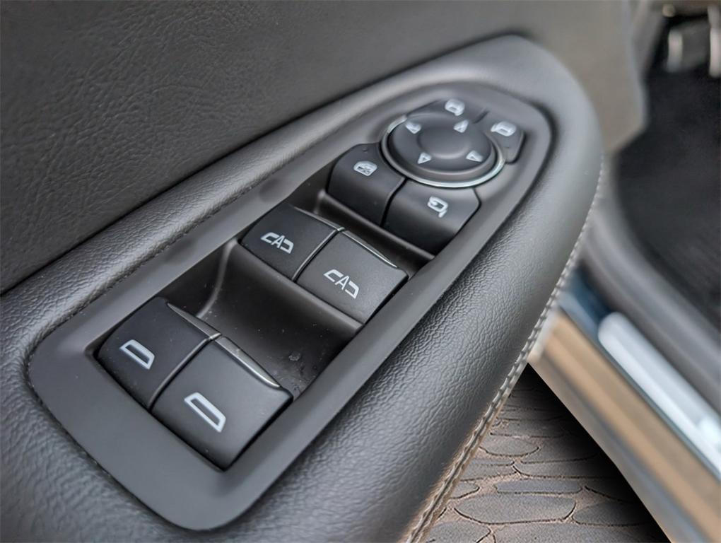 used 2025 Cadillac XT6 car, priced at $54,000