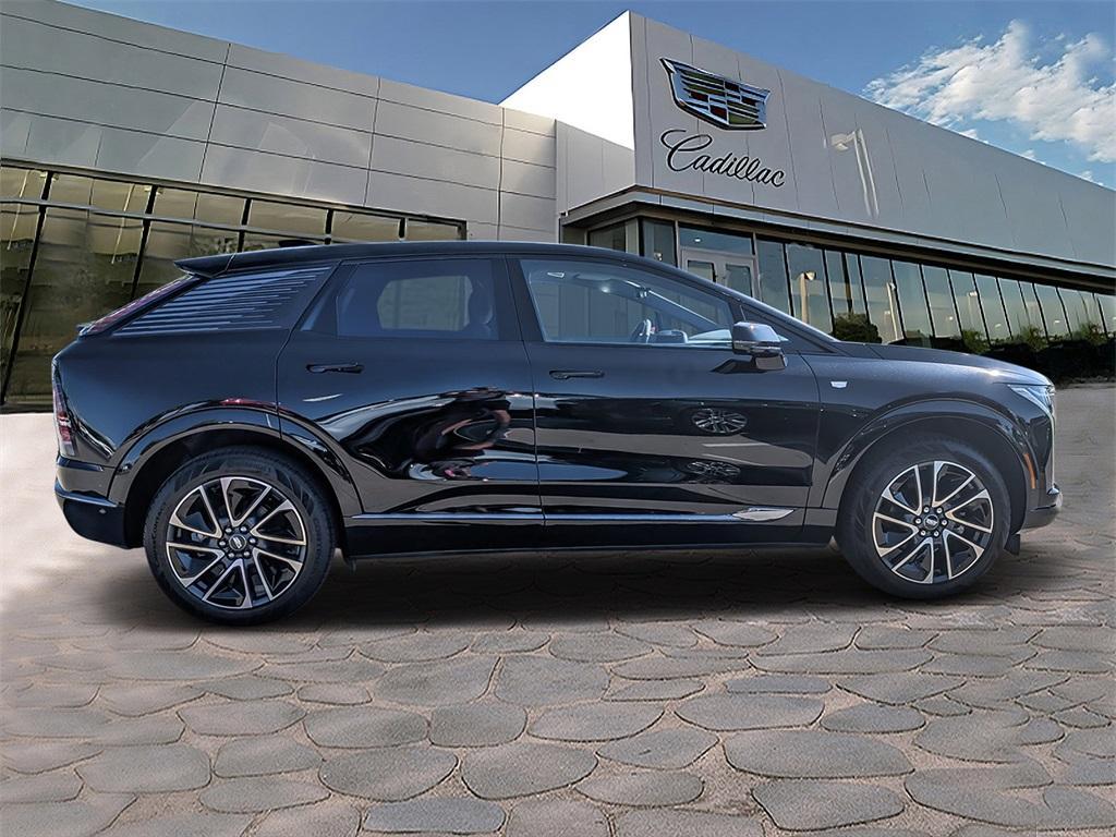 new 2025 Cadillac OPTIQ car, priced at $57,789
