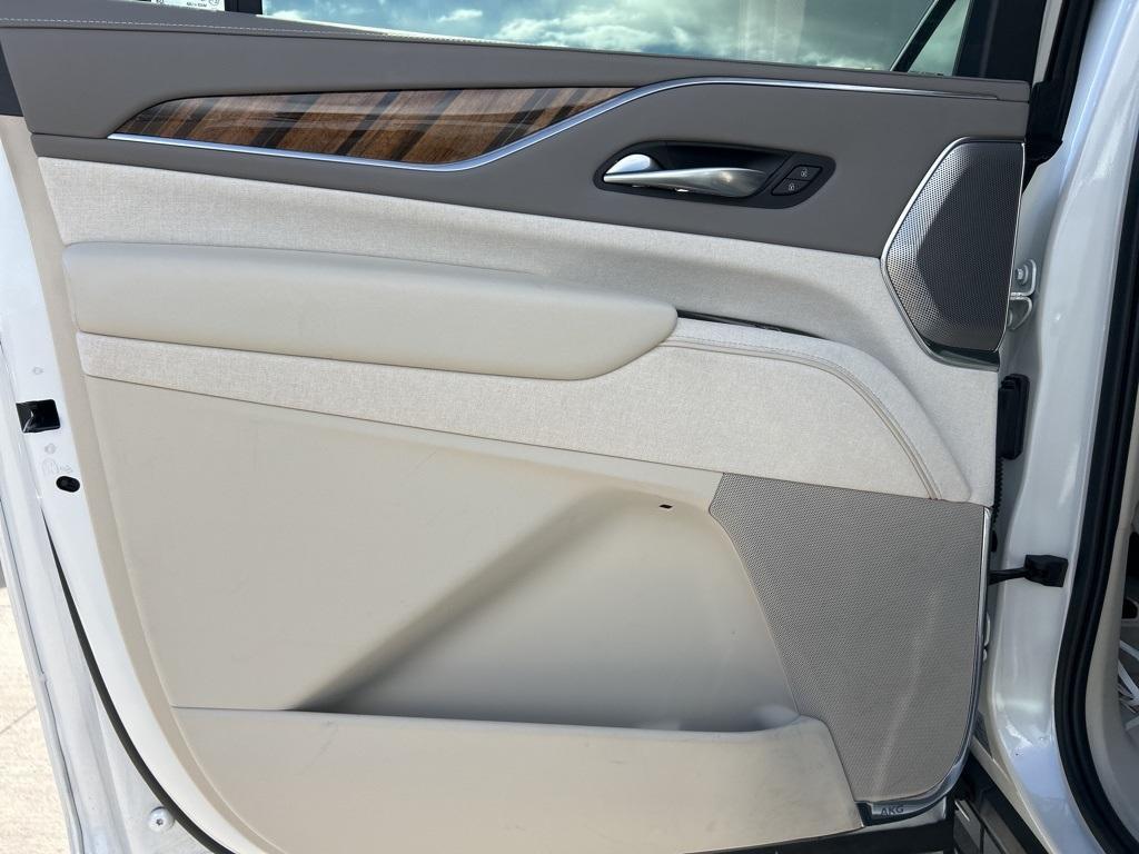used 2022 Cadillac Escalade ESV car, priced at $69,000