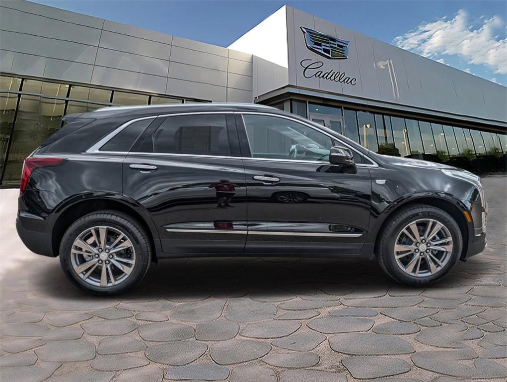 new 2025 Cadillac XT5 car, priced at $55,359