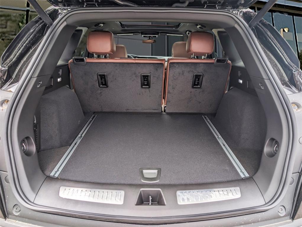 new 2025 Cadillac XT5 car, priced at $55,359