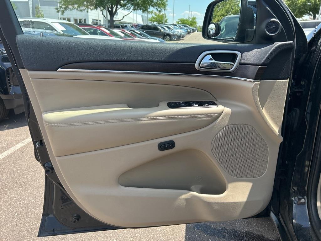 used 2015 Jeep Grand Cherokee car, priced at $19,000