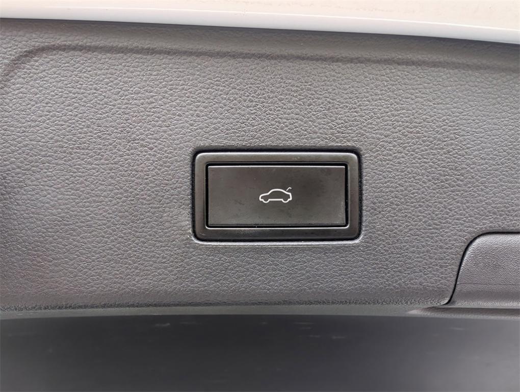 used 2020 Volkswagen Atlas Cross Sport car, priced at $21,500
