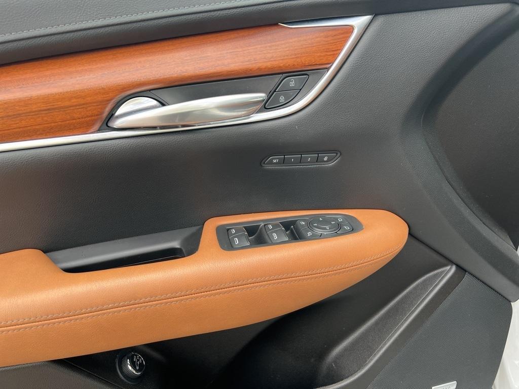used 2021 Cadillac XT5 car, priced at $33,500