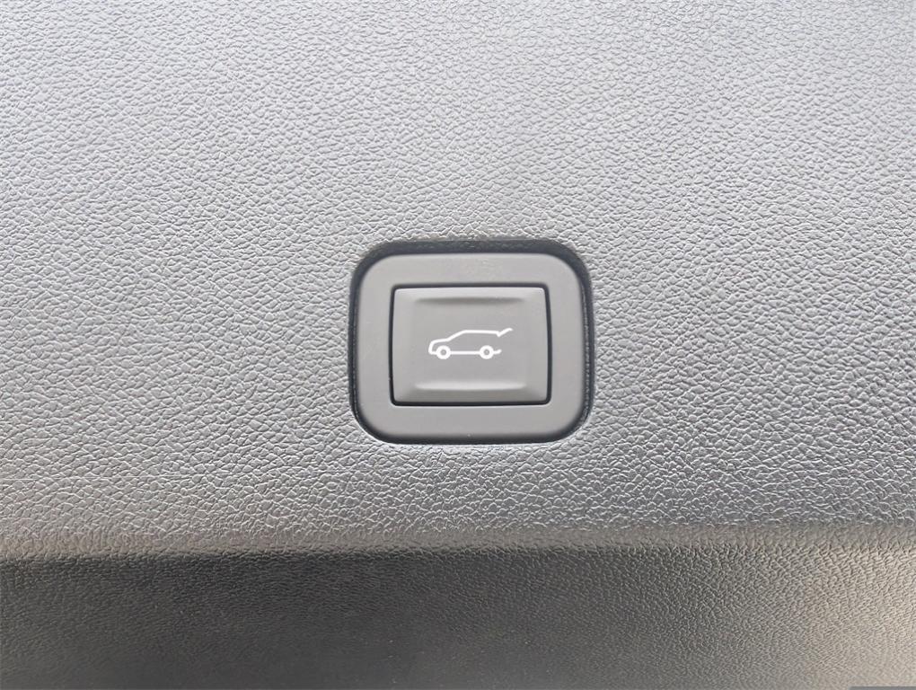 new 2025 Cadillac XT6 car, priced at $51,389
