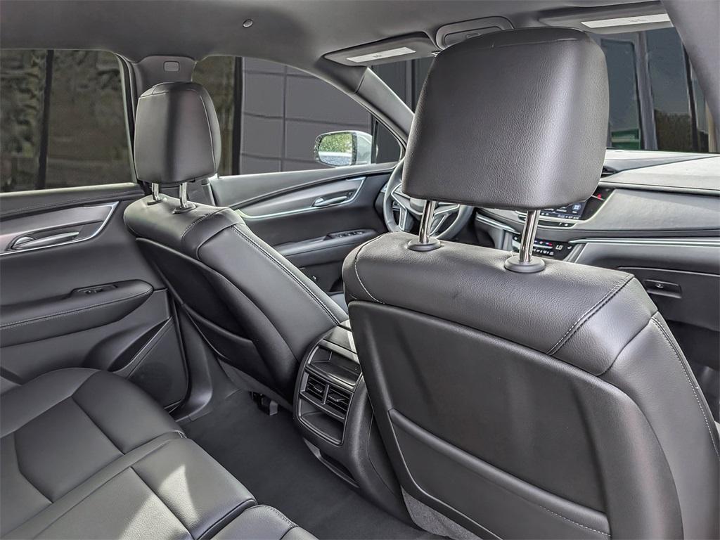 new 2025 Cadillac XT5 car, priced at $46,989