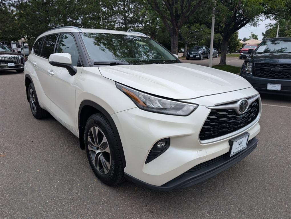 used 2020 Toyota Highlander car, priced at $29,500