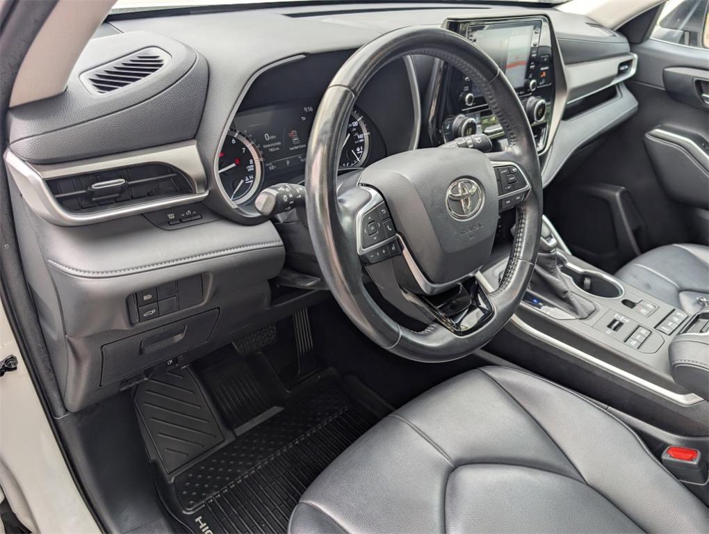 used 2020 Toyota Highlander car, priced at $29,500