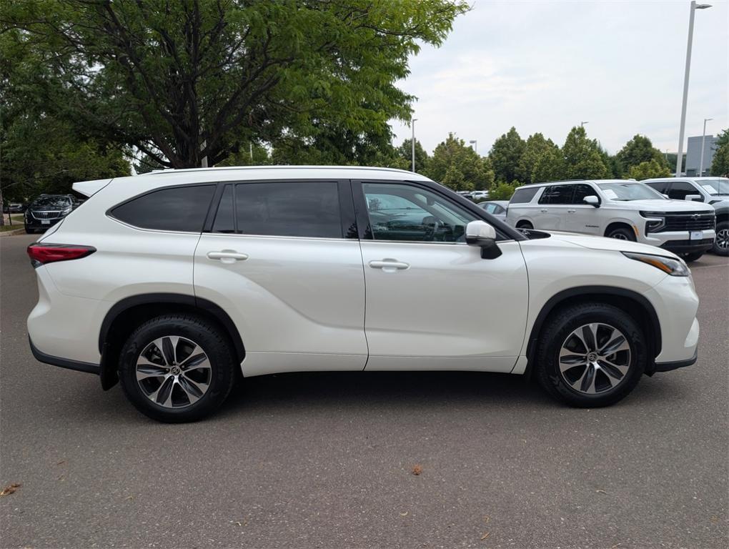 used 2020 Toyota Highlander car, priced at $29,500