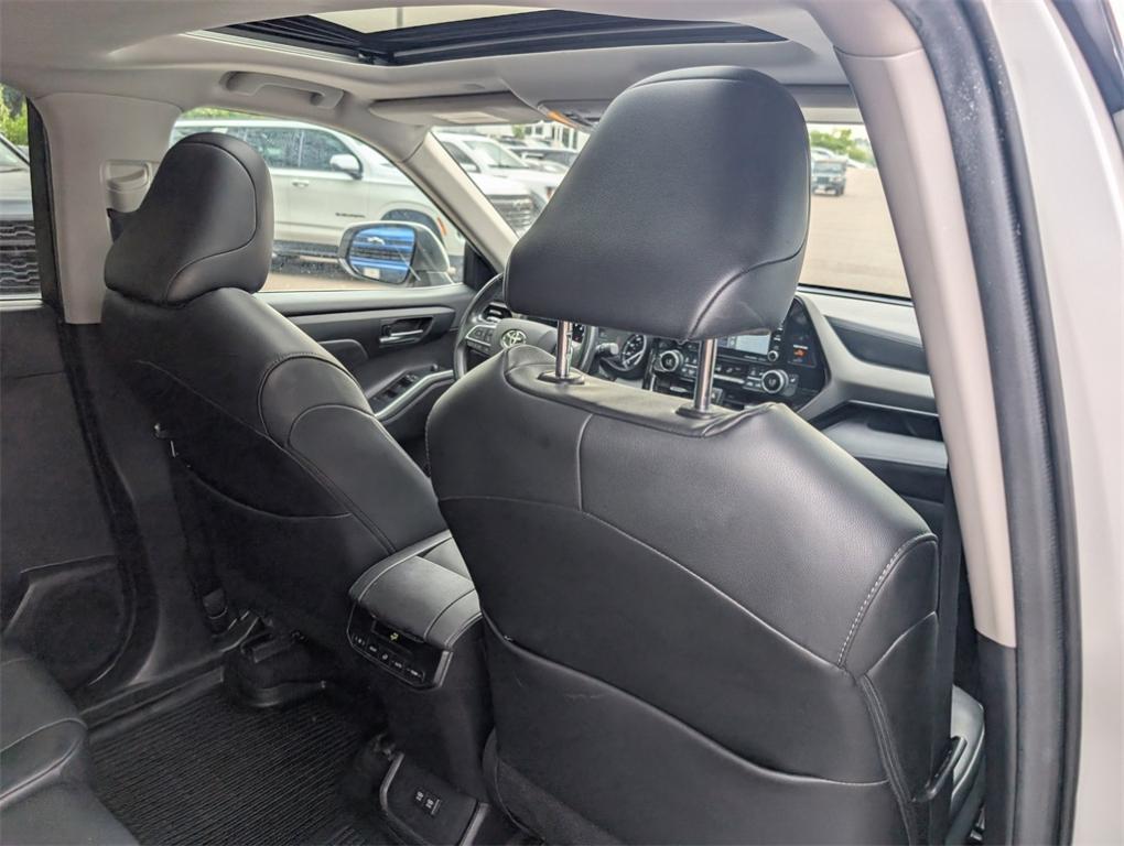 used 2020 Toyota Highlander car, priced at $29,500