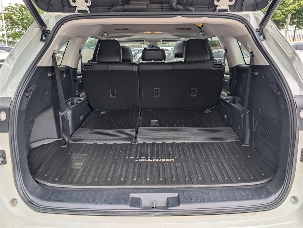 used 2020 Toyota Highlander car, priced at $29,500