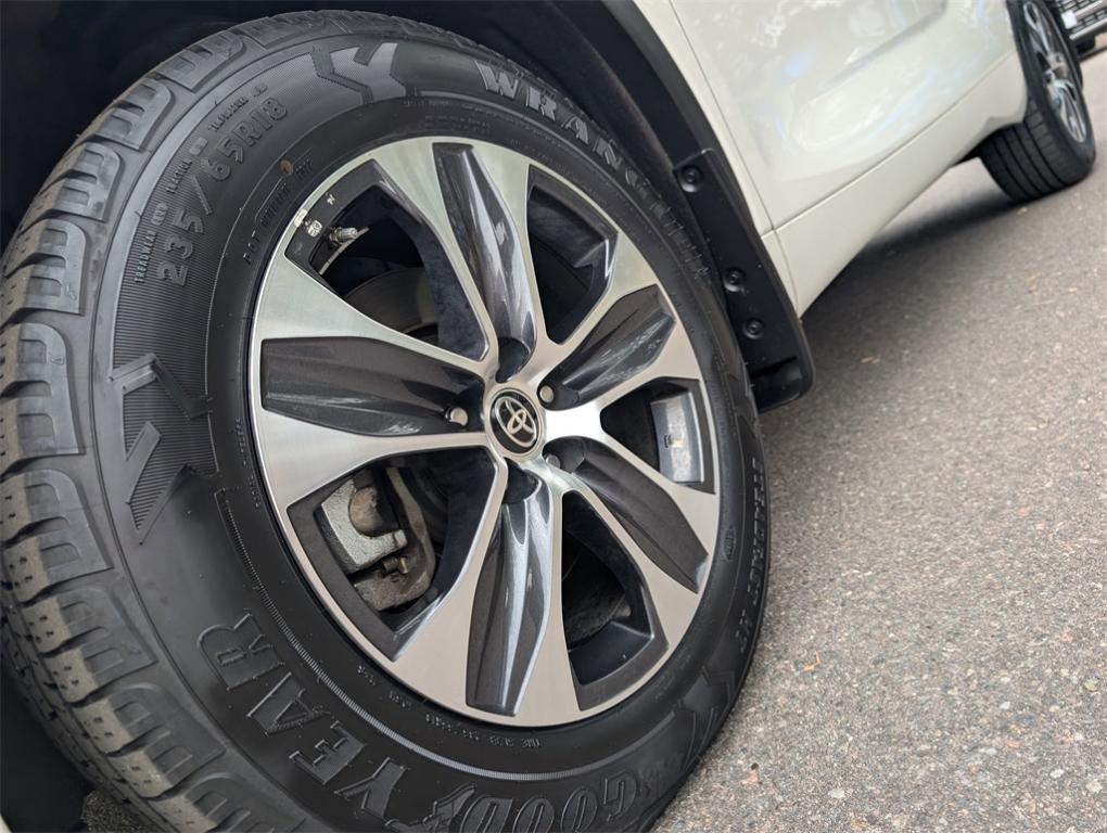 used 2020 Toyota Highlander car, priced at $29,500