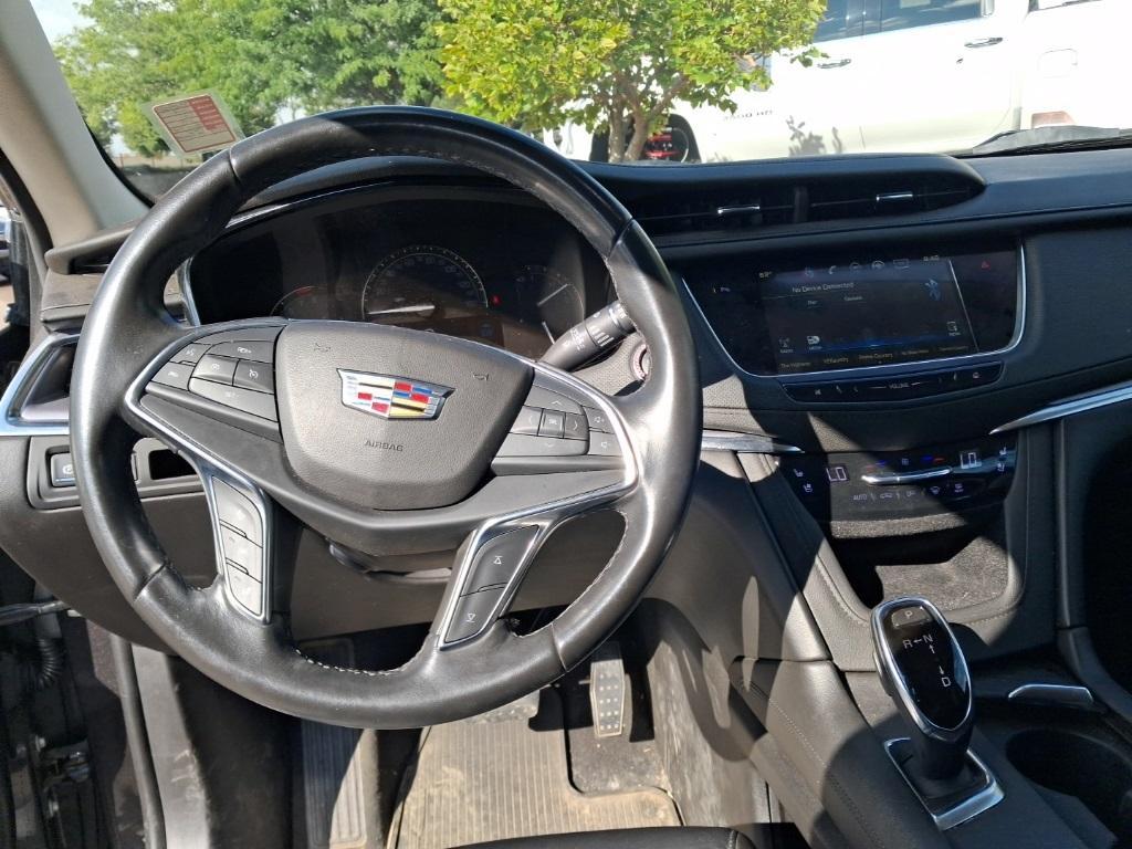 used 2018 Cadillac XT5 car, priced at $25,500