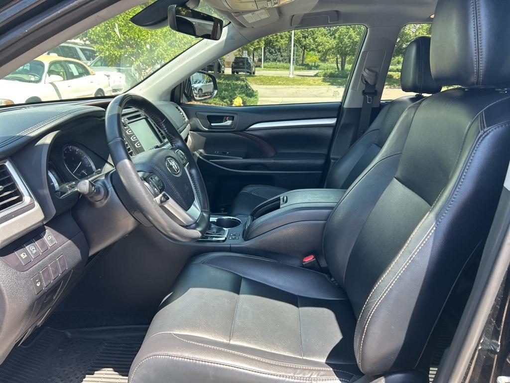 used 2019 Toyota Highlander car, priced at $27,500
