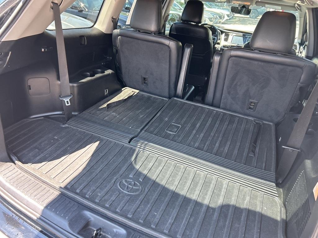 used 2019 Toyota Highlander car, priced at $27,500