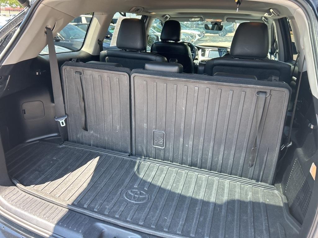 used 2019 Toyota Highlander car, priced at $27,500