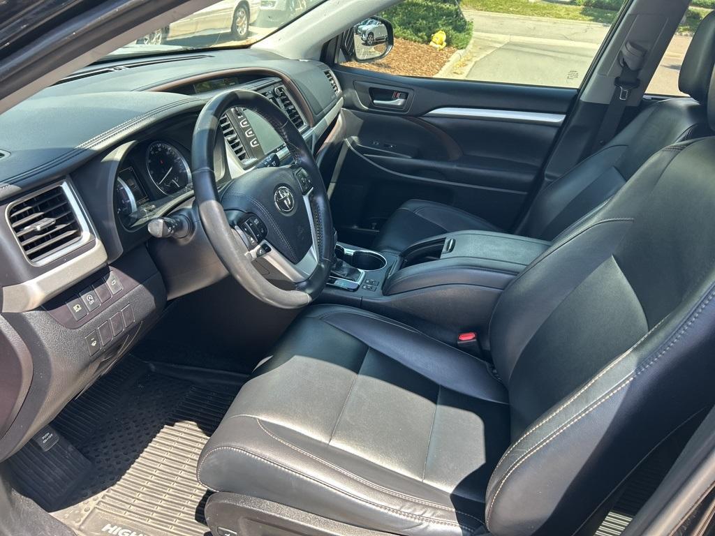 used 2019 Toyota Highlander car, priced at $27,500