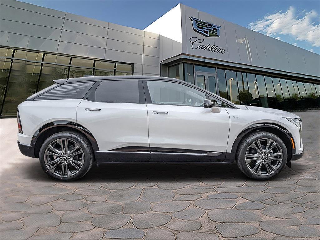 new 2025 Cadillac OPTIQ car, priced at $61,894