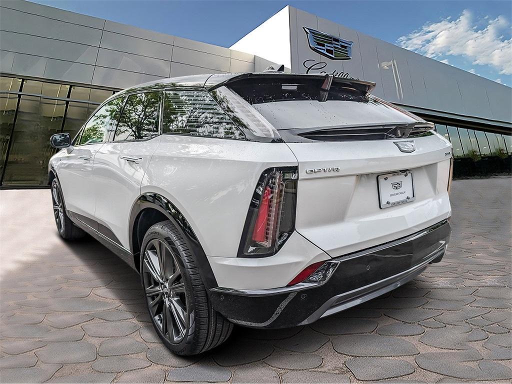 new 2025 Cadillac OPTIQ car, priced at $61,894