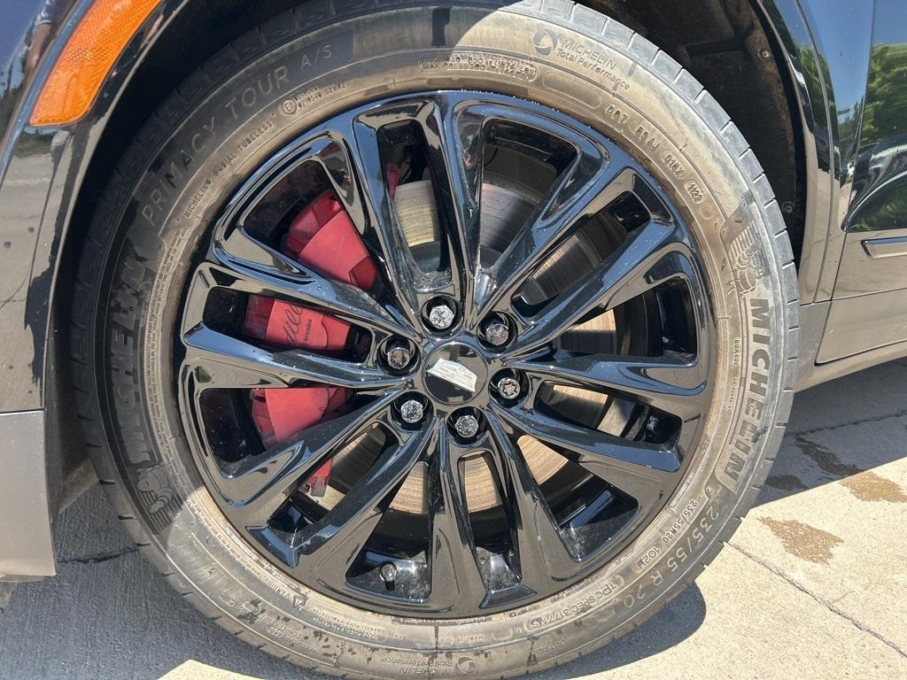 used 2022 Cadillac XT5 car, priced at $43,500