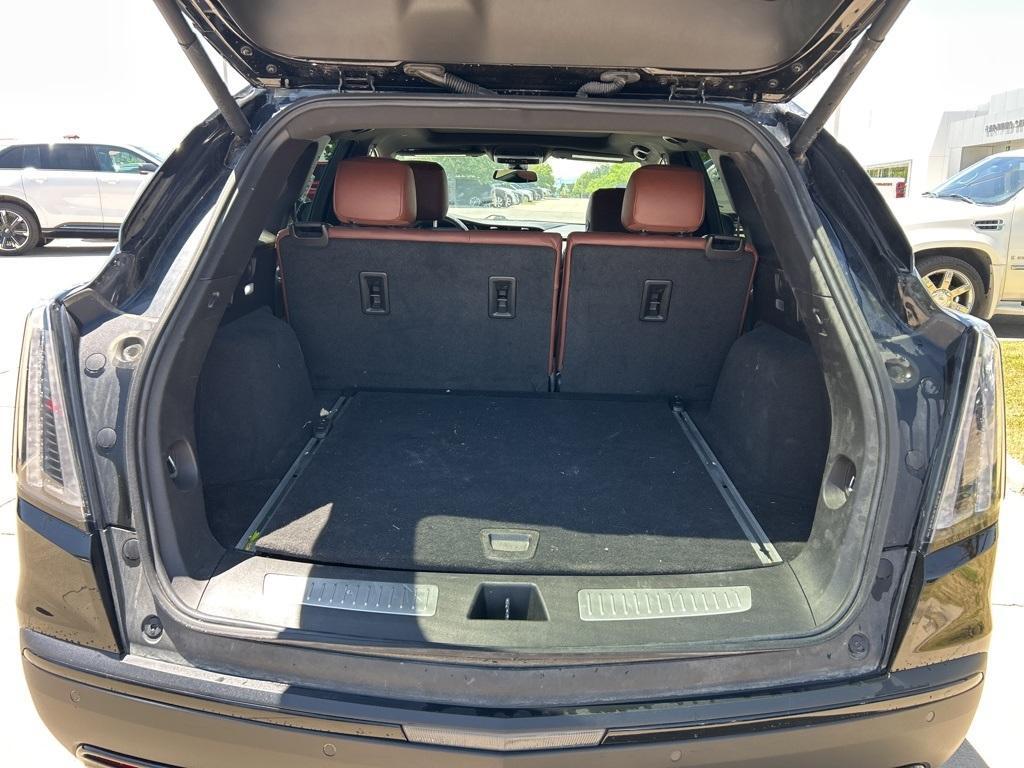 used 2022 Cadillac XT5 car, priced at $43,500