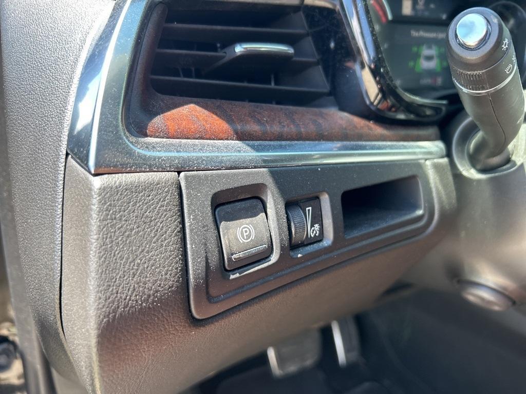 used 2022 Cadillac XT5 car, priced at $43,500