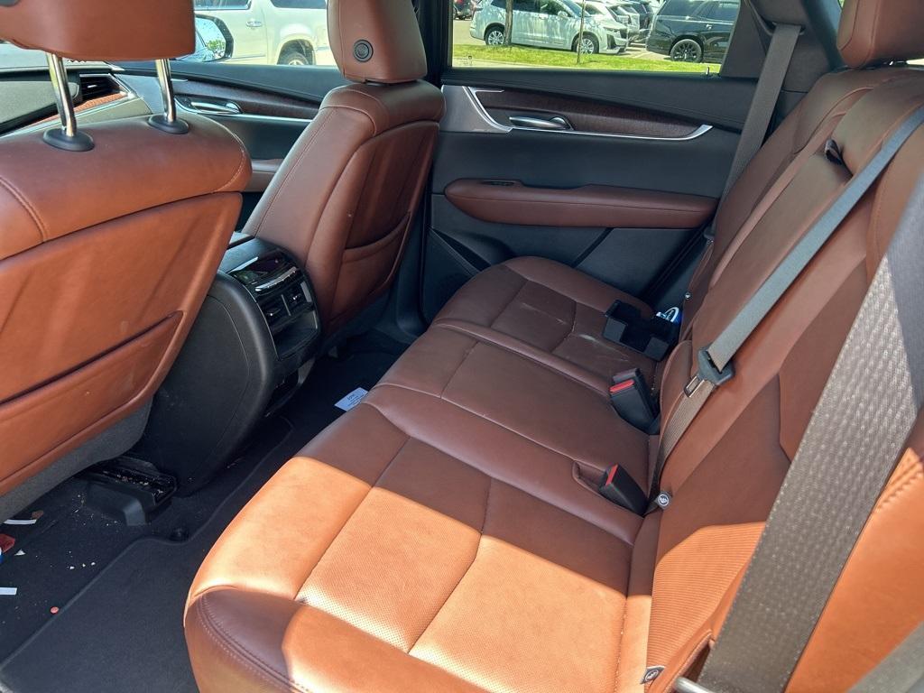 used 2022 Cadillac XT5 car, priced at $43,500
