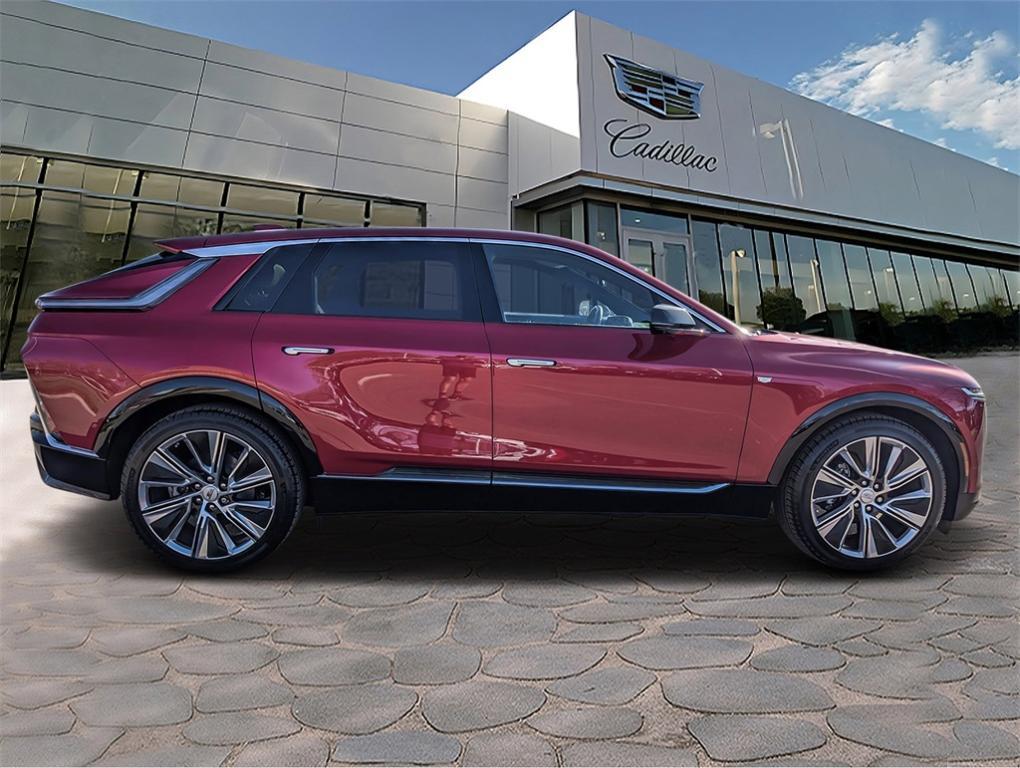 new 2025 Cadillac LYRIQ car, priced at $77,604